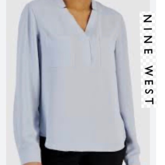 Nine West Tops - NEW Nine West V neck Top, S, CB2515